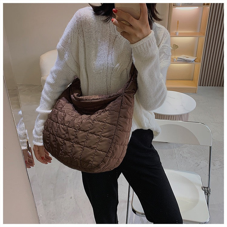 Geometric Pattern Shoulder Bag
