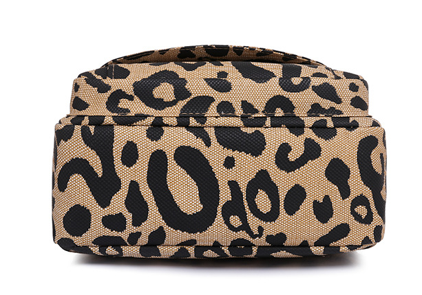 Fashionable Leopard Print Travel Bag