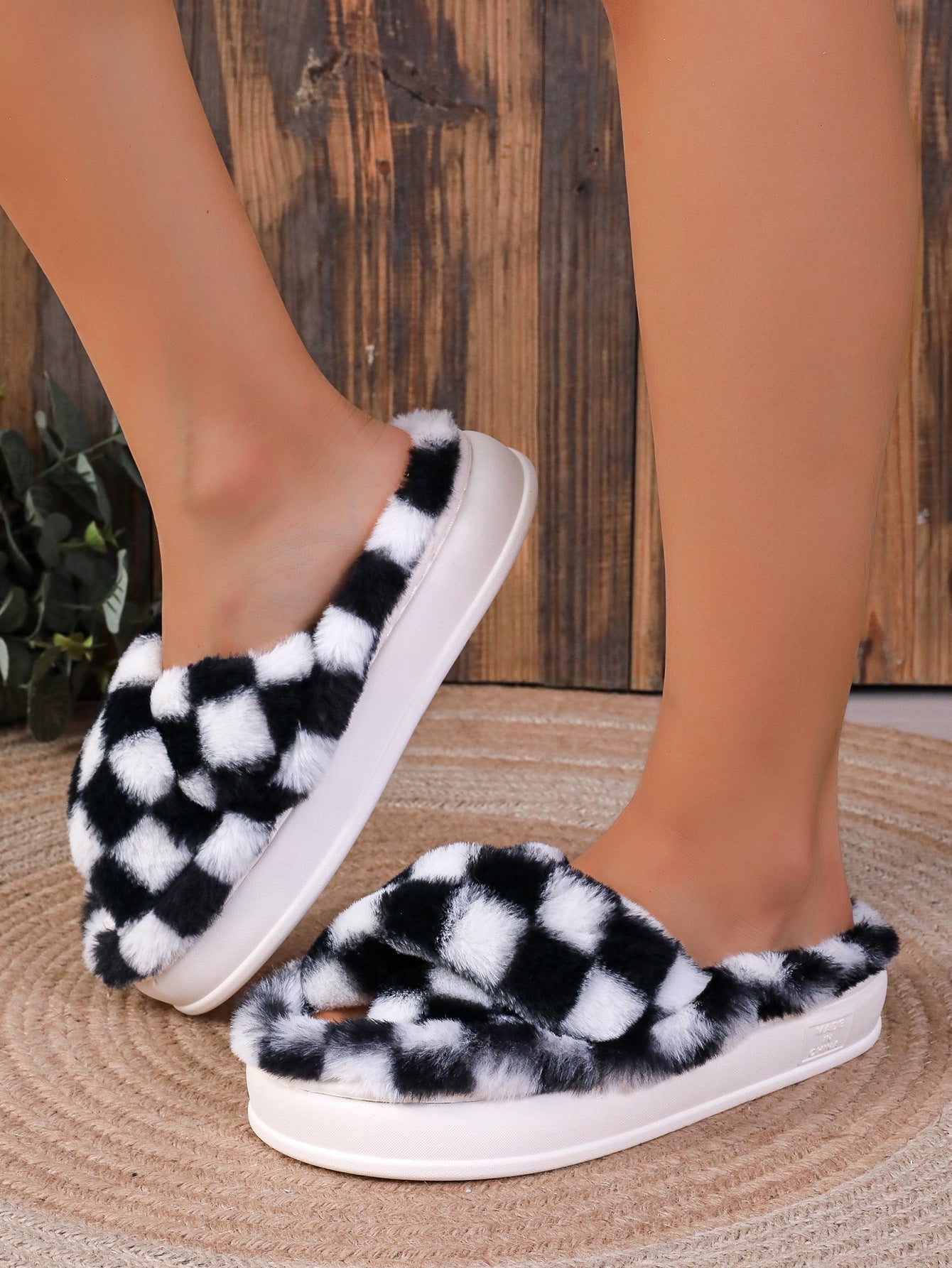 Checkerboard furry slippers